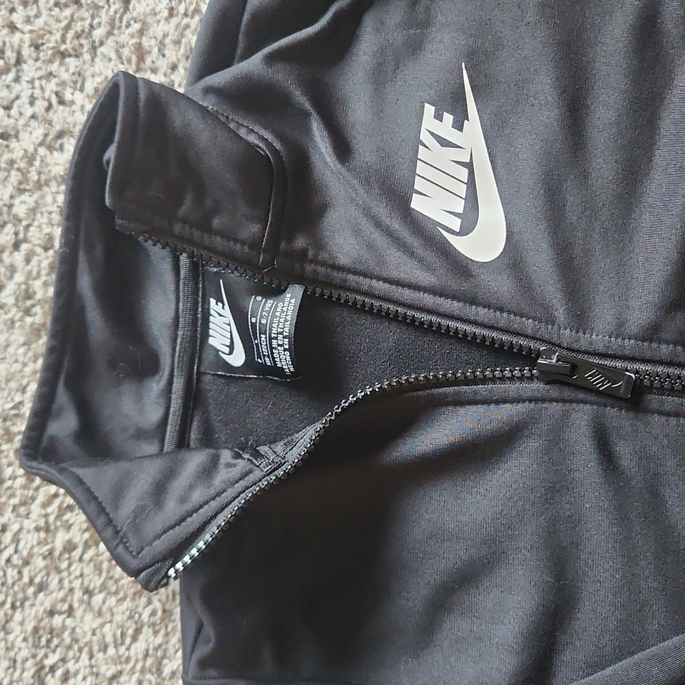 Nike lightweight jacket sz7 - Picture 2 of 3